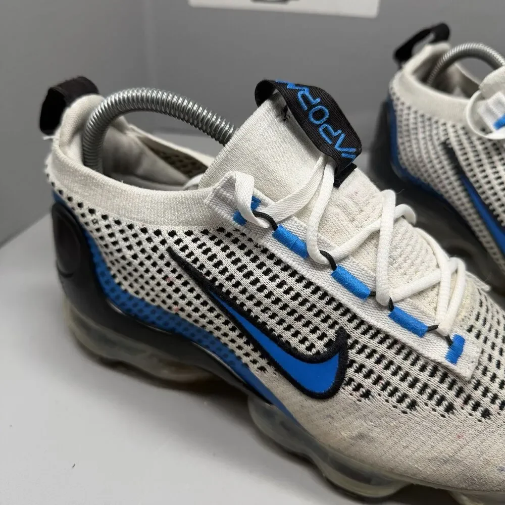 Nike Air VaporMax Flyknit Youth Sz 7Y White Blue Running DB1550-101 Women 8.5 - Picture 11 of 13